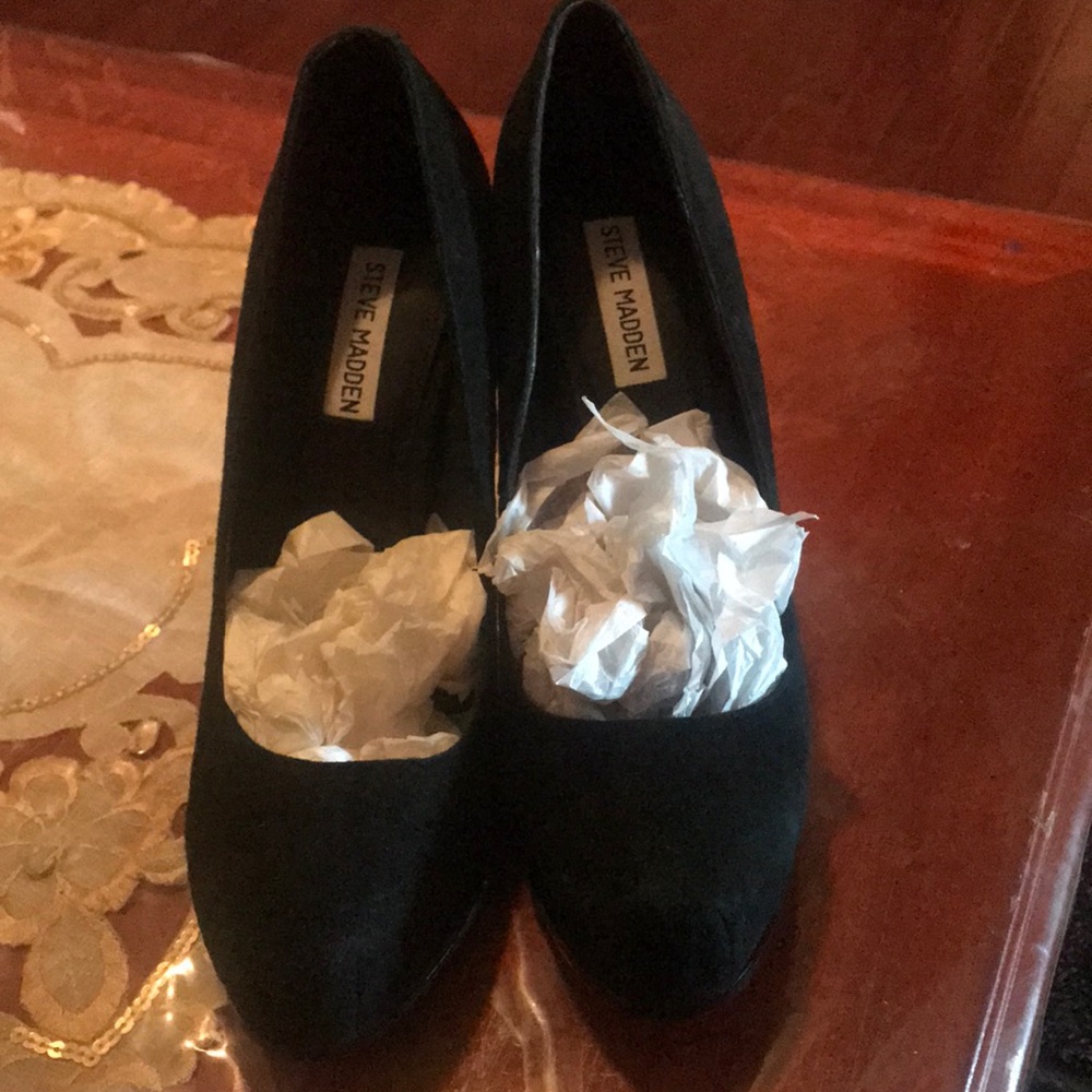 Never worn ladies heels